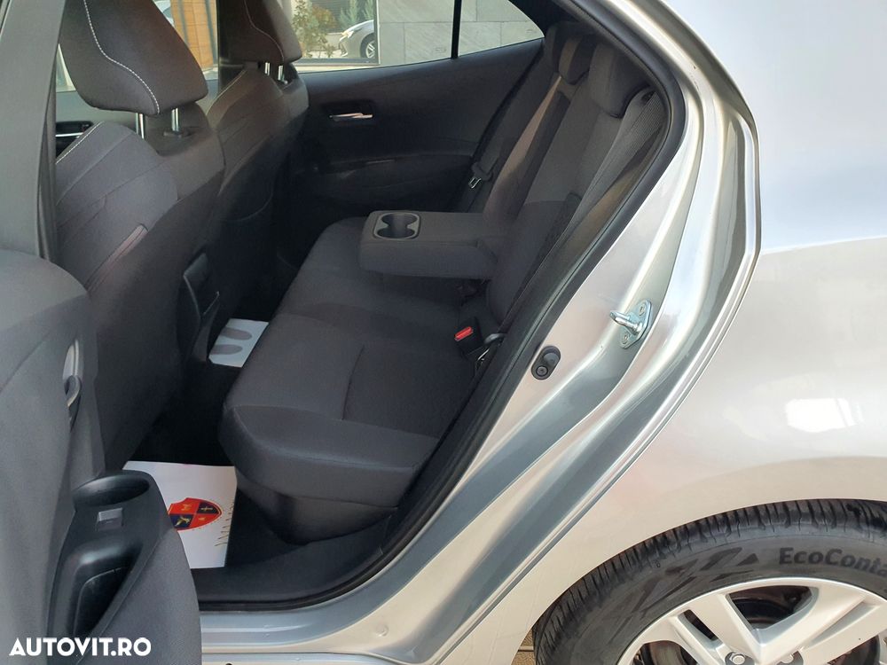 Toyota Corolla 1.8 HSD Dynamic - 13