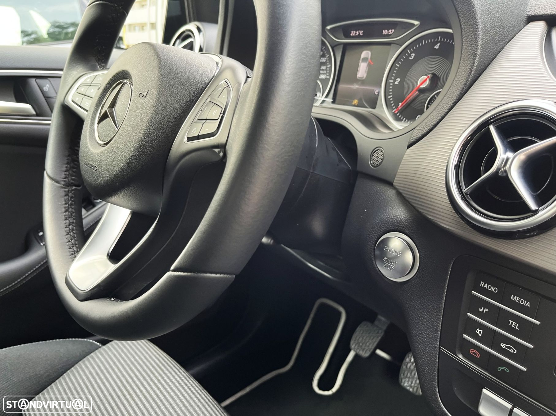 Mercedes-Benz B 180 d Style - 24