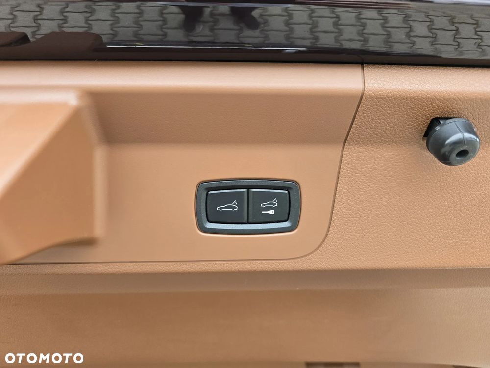 Porsche Panamera 4 Platinum Edition - 41