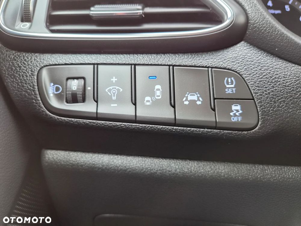 Hyundai i30 1.4 T-GDI Intro Edition - 23