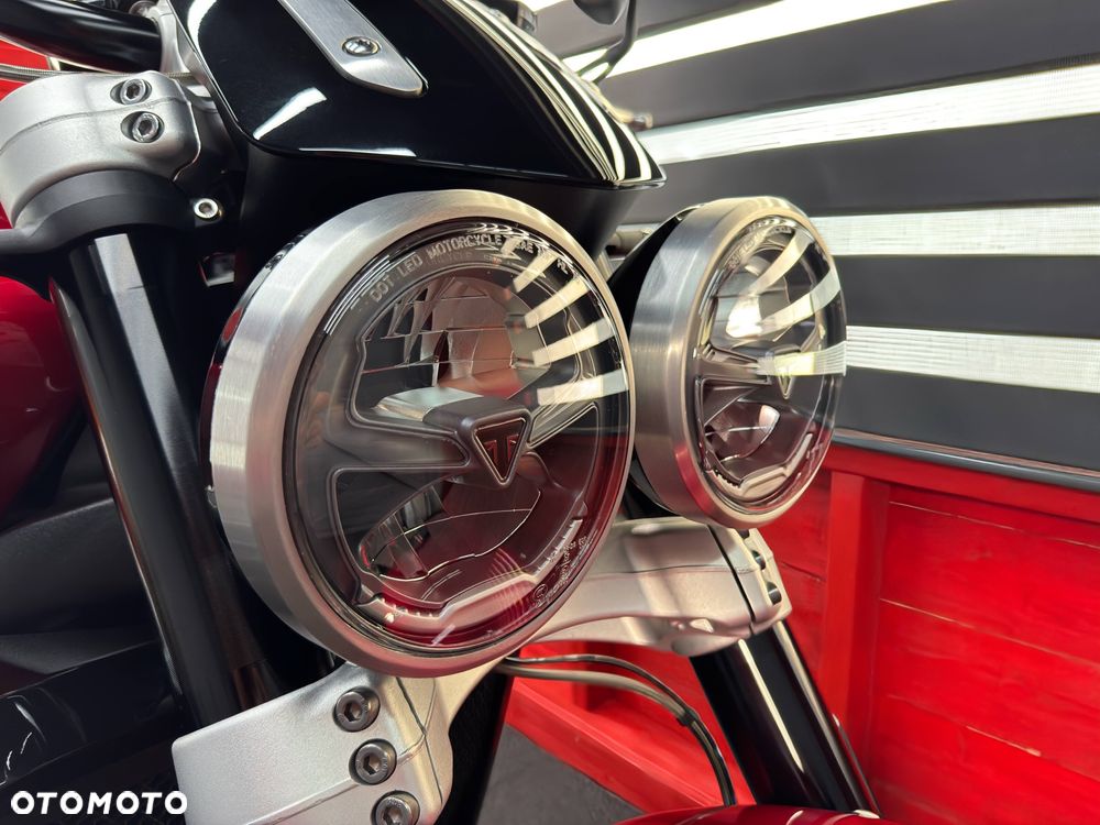 Triumph Rocket - 14