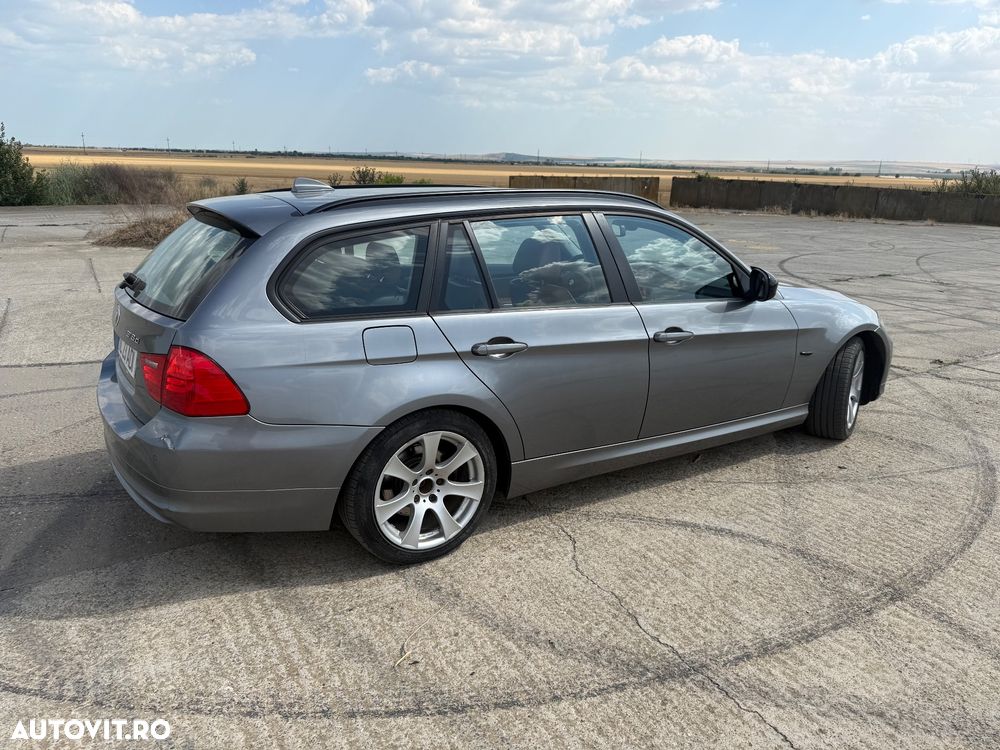 BMW Seria 3 318d Touring - 3