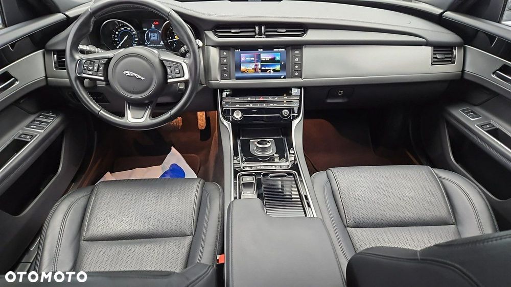 Jaguar XF 2.0 i4D Prestige - 13
