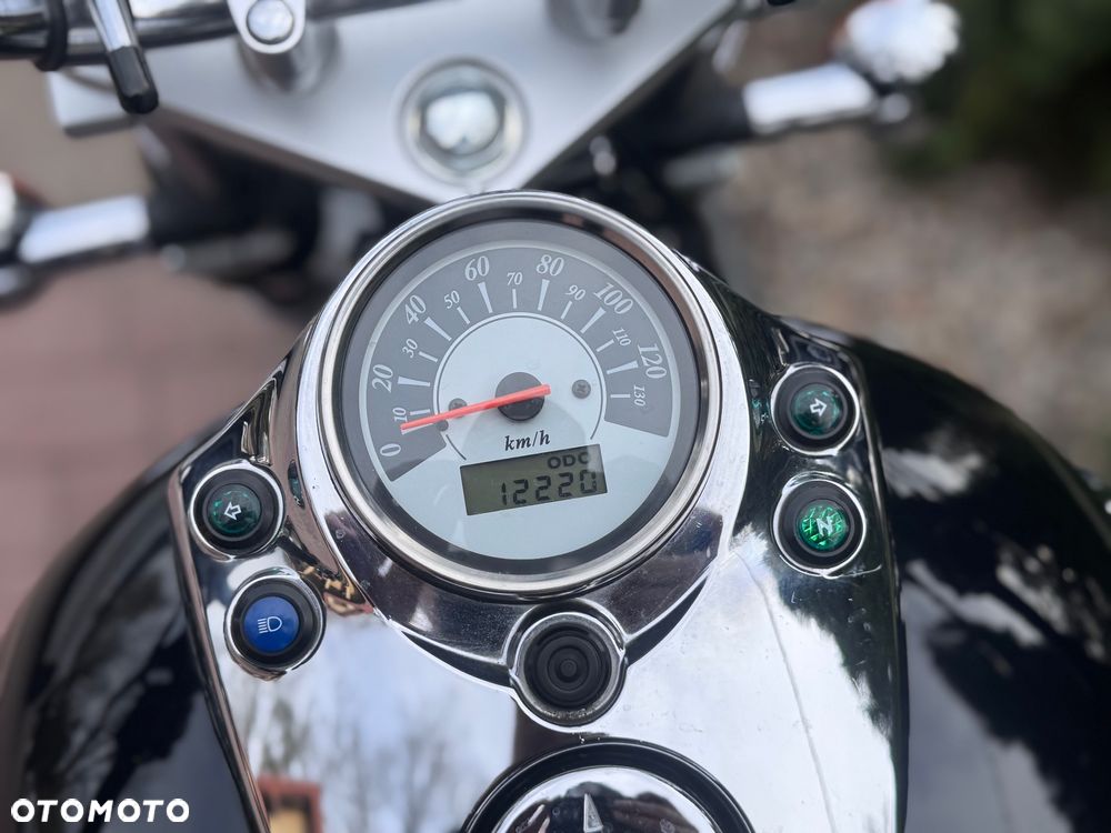 Suzuki Intruder - 26