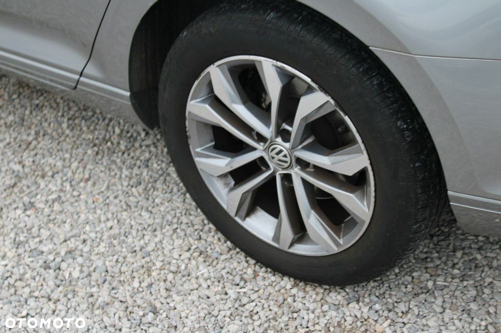 Volkswagen Passat - 10