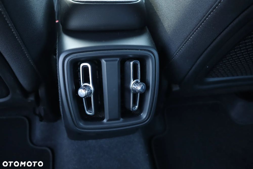 Volvo XC 40 T2 Core - 19