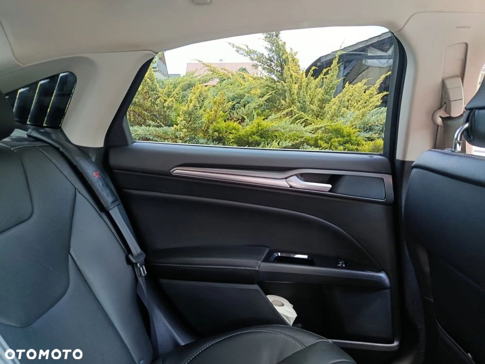 Ford Fusion 2.0 EcoBoost Titanium - 17