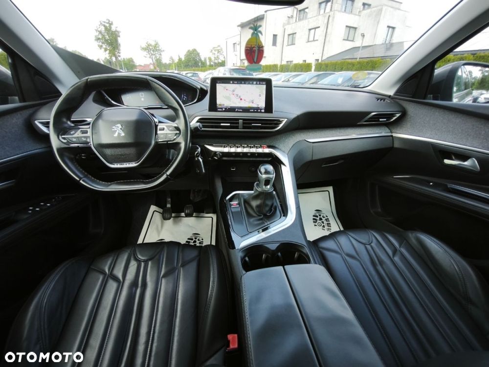 Peugeot 5008 - 8