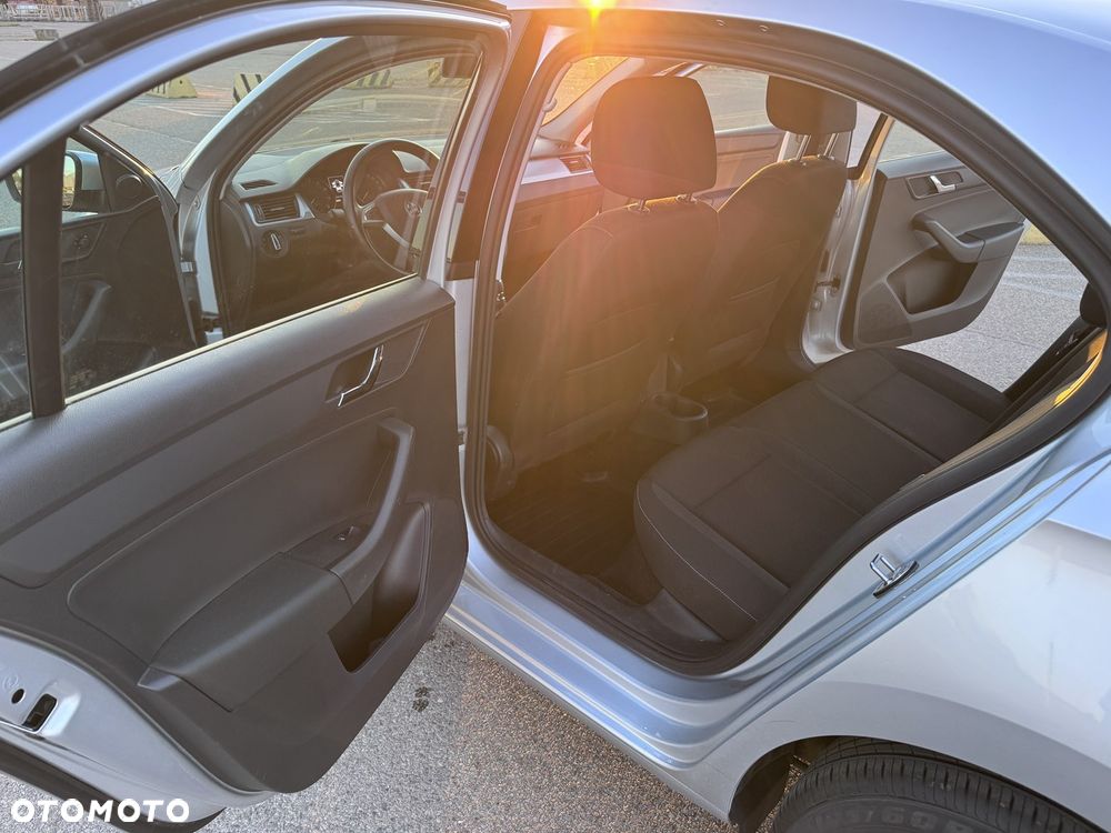Skoda RAPID - 10