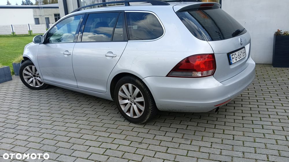 Volkswagen Golf 2010 photo 2