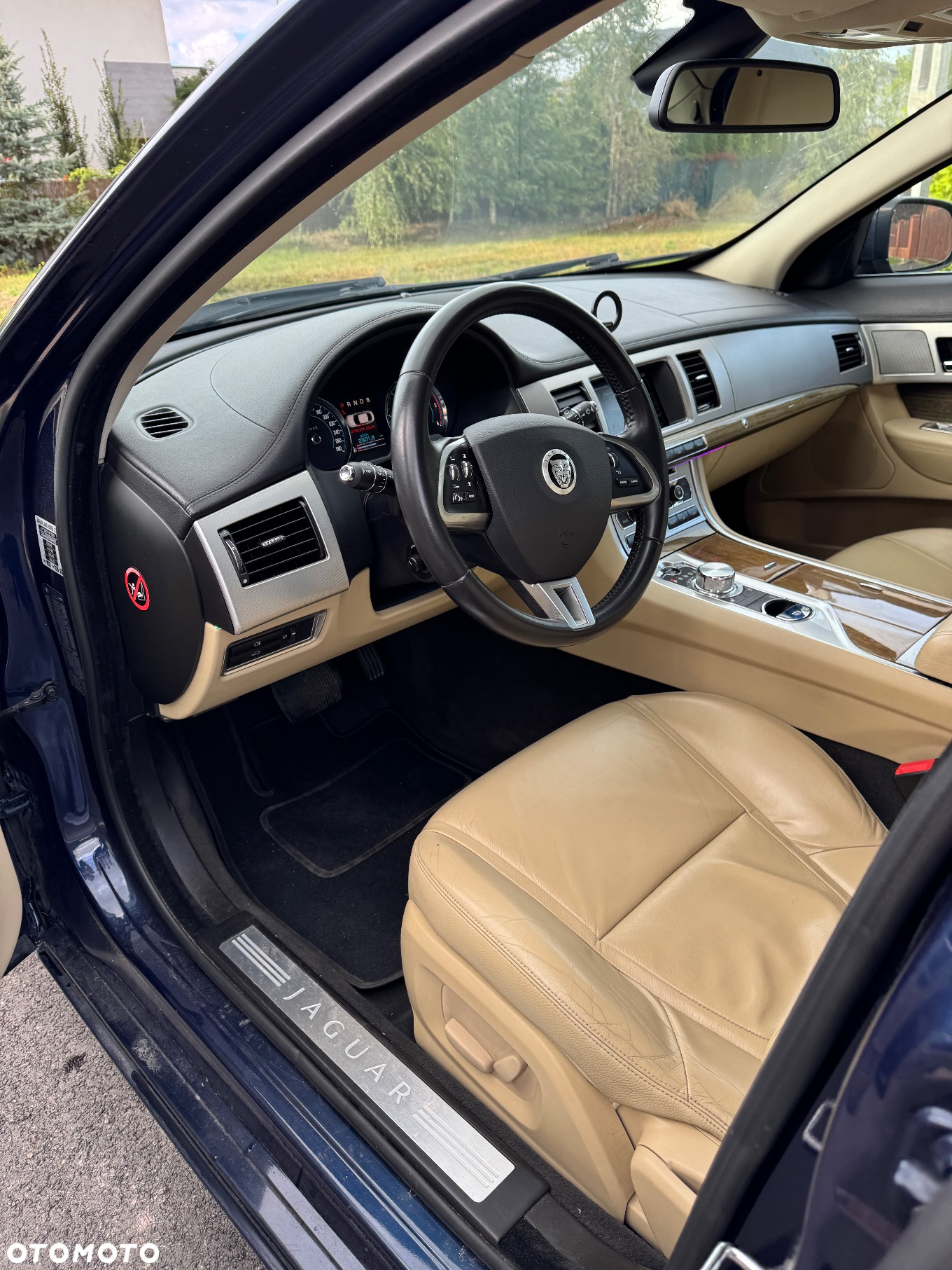 Jaguar XF 2.2 D Premium Luxury - 7