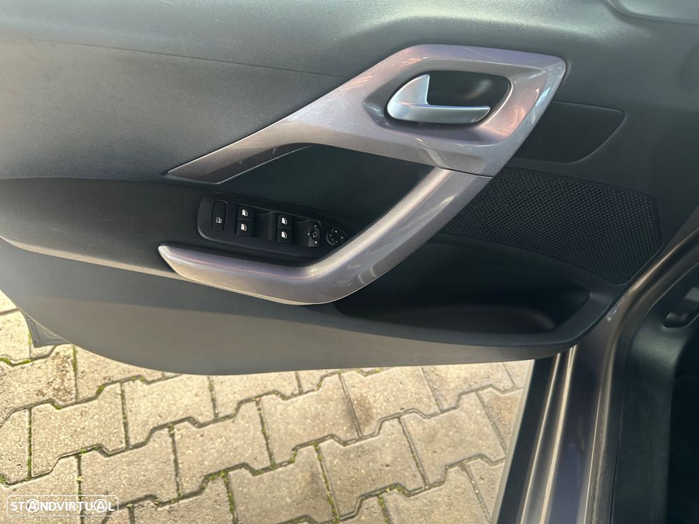 Peugeot 2008 1.2 PureTech Active - 13