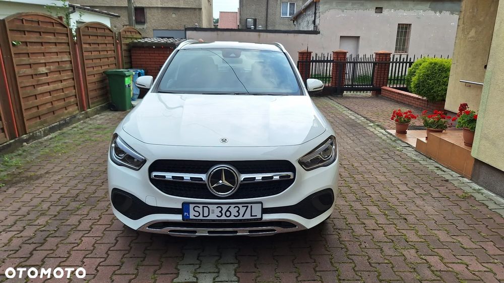 Mercedes-Benz GLA 200 Progressive - 4
