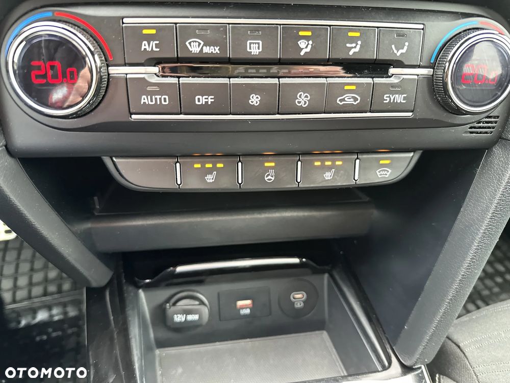 Kia ProCeed - 21