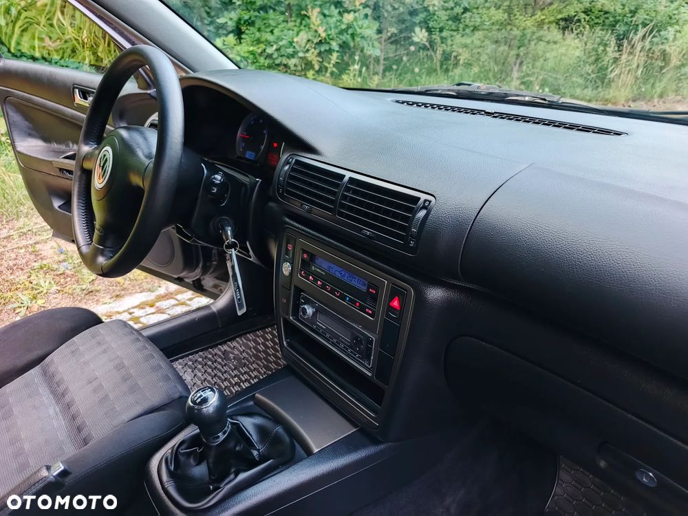 Volkswagen Passat Variant 1.9 TDI Comfortline Family - 19