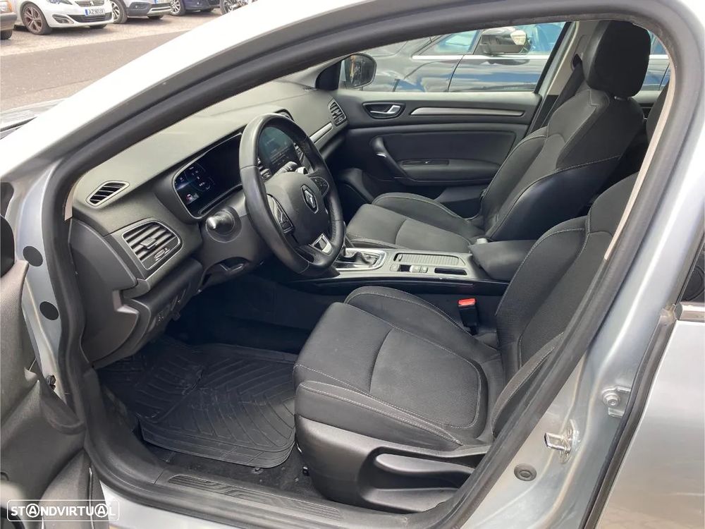 Renault Mégane Sport Tourer E-TECH Plug-in 160 INTENS - 12