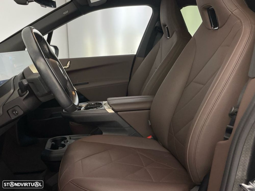 BMW iX xDrive 40 - 18