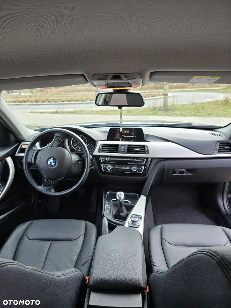 BMW Seria 3 320d Edition Luxury Line Purity - 29