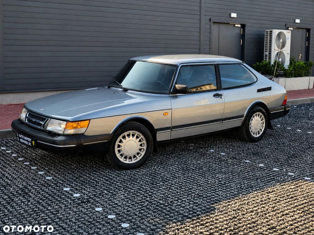 Saab 900 - 20