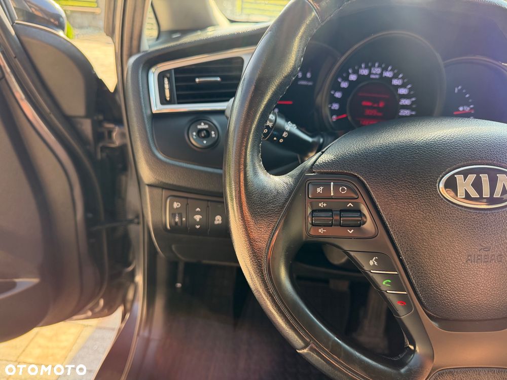 Kia Ceed 1.6 CRDi 136 ISG Vision - 13