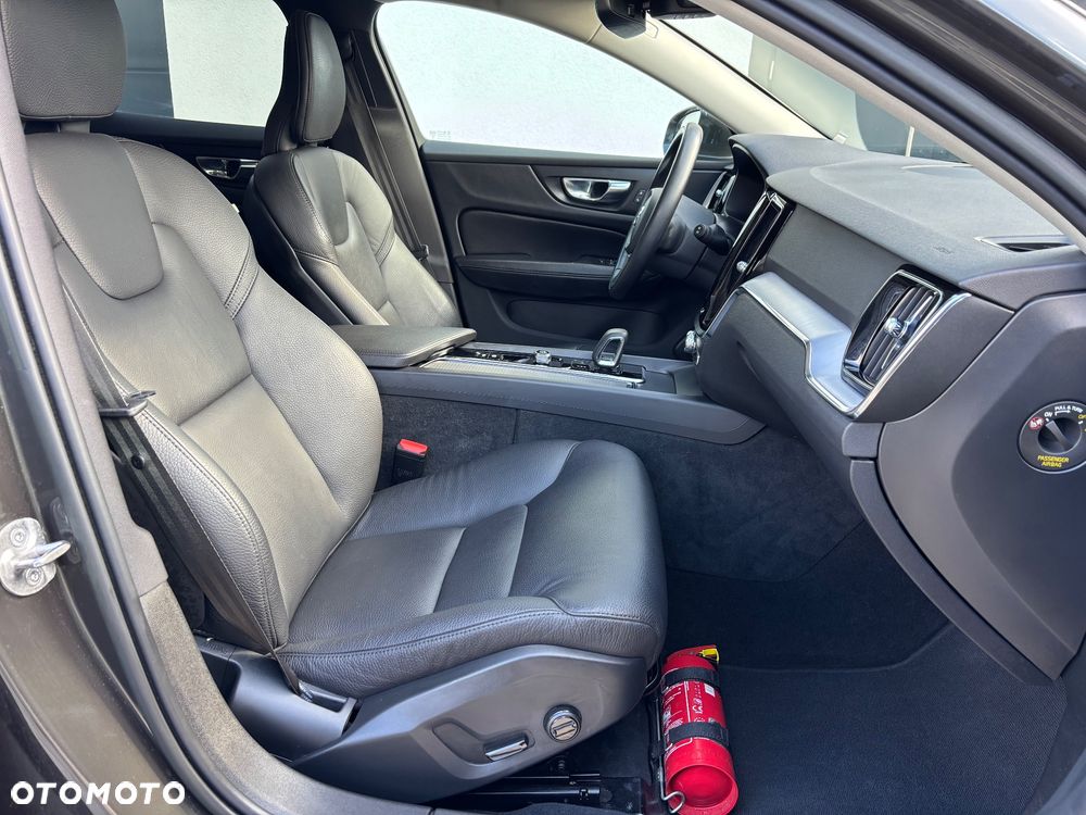 Volvo V60 B3 B Geartronic Momentum Pro - 35