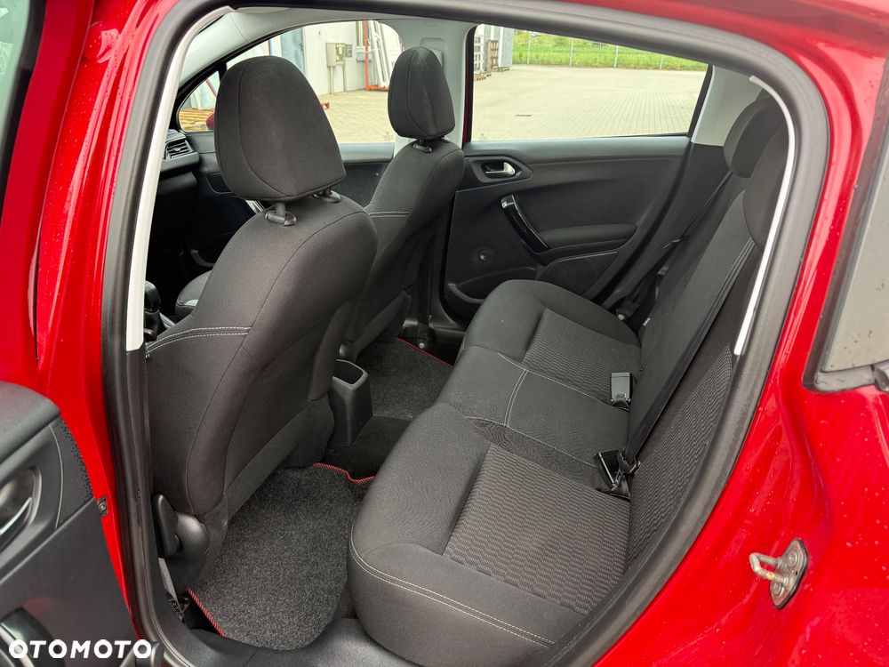 Peugeot 208 Blue-HDi 100 Stop&Start Style - 11