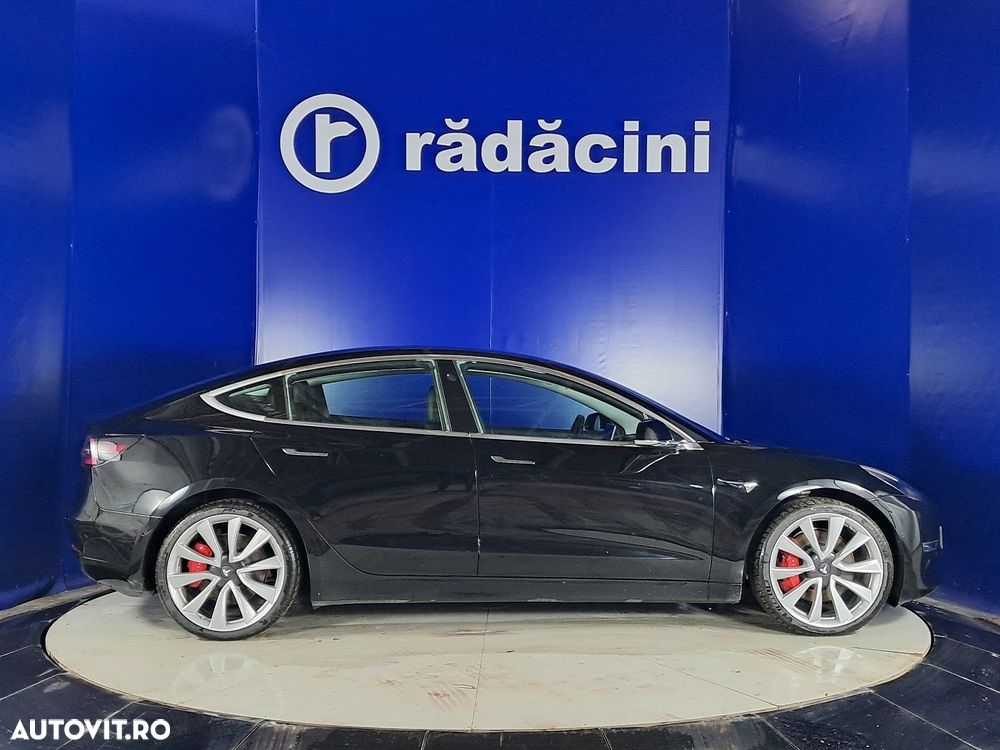 Tesla Model 3 - 6