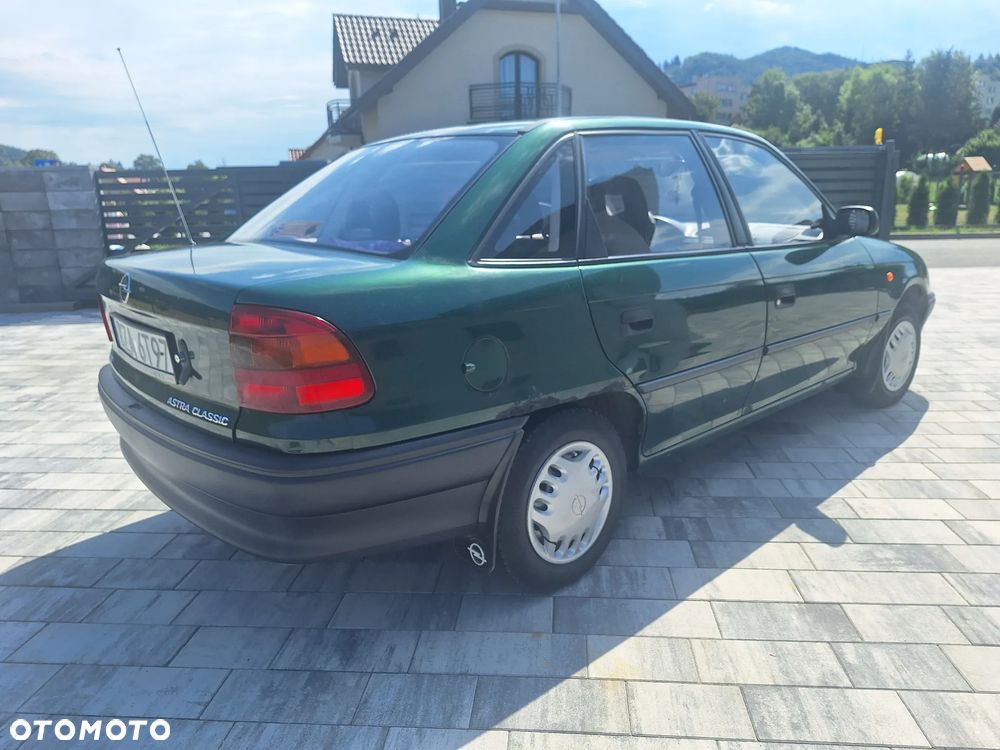 Opel Astra 1.4 GL - 4