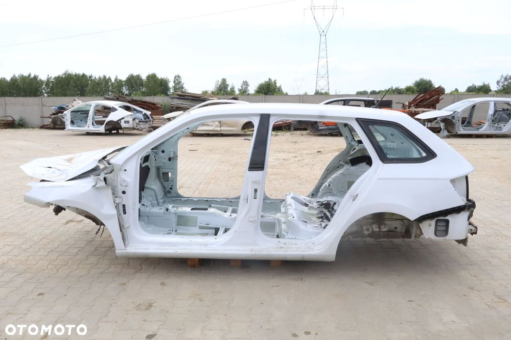 BŁOTNIK ĆWIARTKA PRAWY TYŁ SKODA FABIA III LIFT - 7