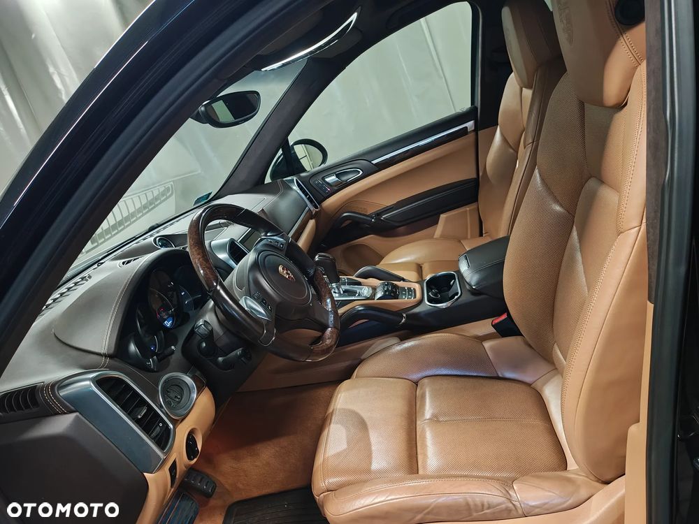 Porsche Cayenne - 6