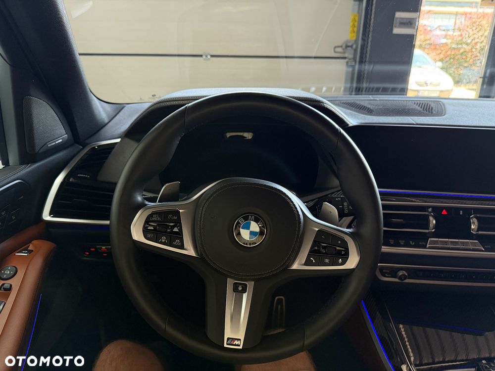 BMW X5 M M50i - 15