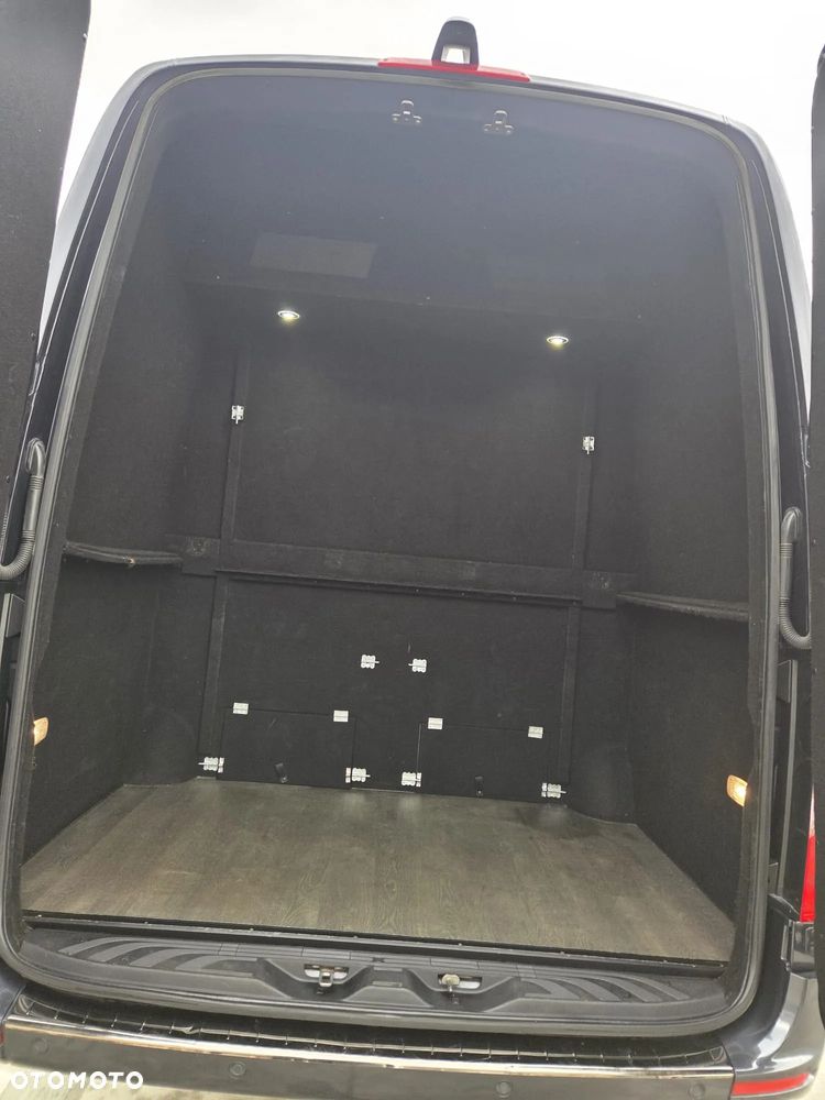 Mercedes-Benz Sprinter 319 CDI 907.235 - 13