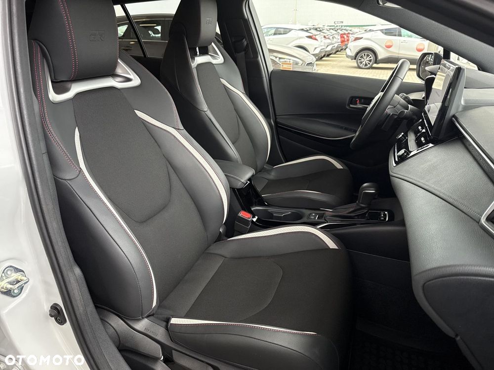 Toyota Corolla 2.0 Hybrid GR Sport Dynamic - 9