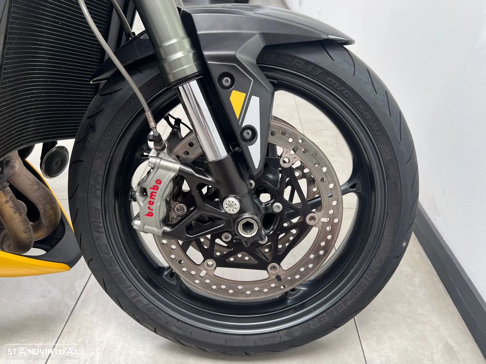 Triumph Street Triple 765 RS - 12