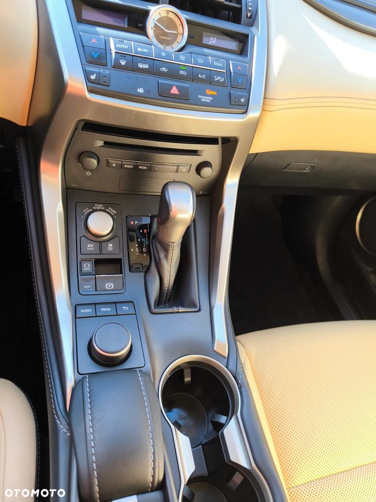 Lexus NX 300h Comfort AWD - 13