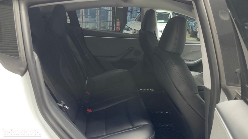 Tesla Model 3 Standard RWD - 24