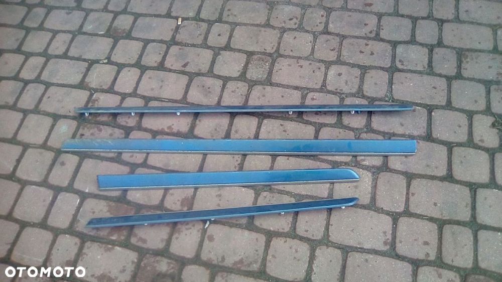 Peugeot 407 listwa drzwi + chrom tył KNND