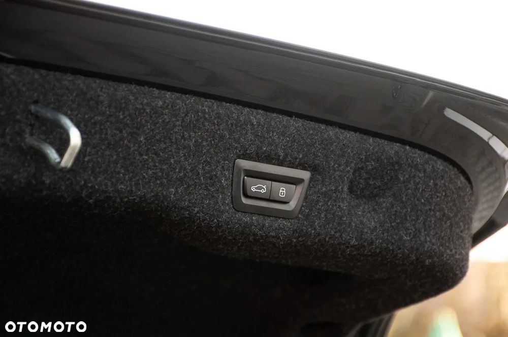 BMW Seria 5 520d mHEV - 28