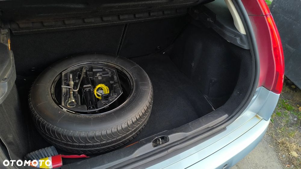 Citroën C4 2.0 16V Exclusive - 15