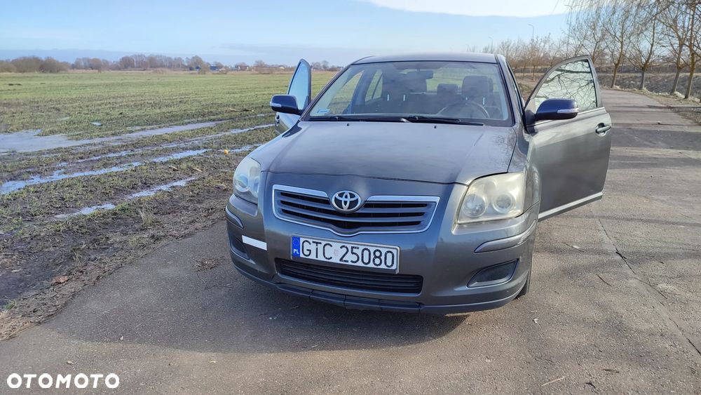 Toyota Avensis 1.8 VVT-i Luna - 2