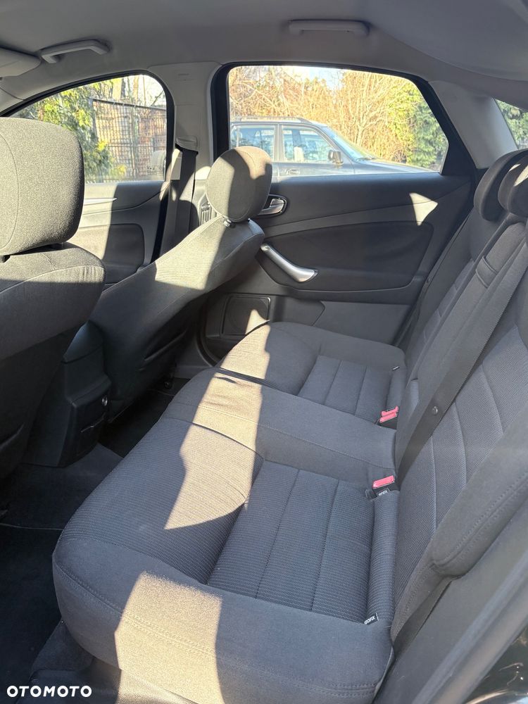 Ford Mondeo 2.0 Titanium - 22