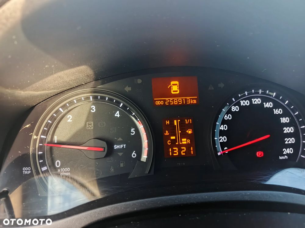 Toyota Avensis 2.0 D-4D Sol - 8