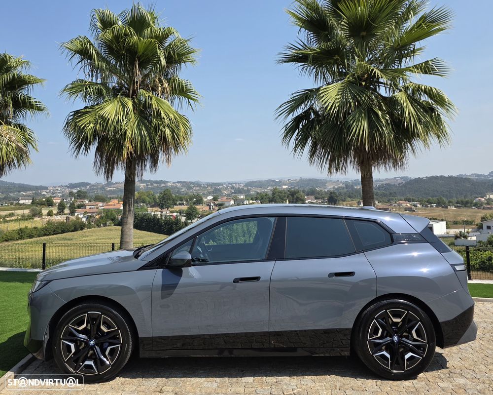 BMW iX xDrive 40 Pack Desportivo - 10