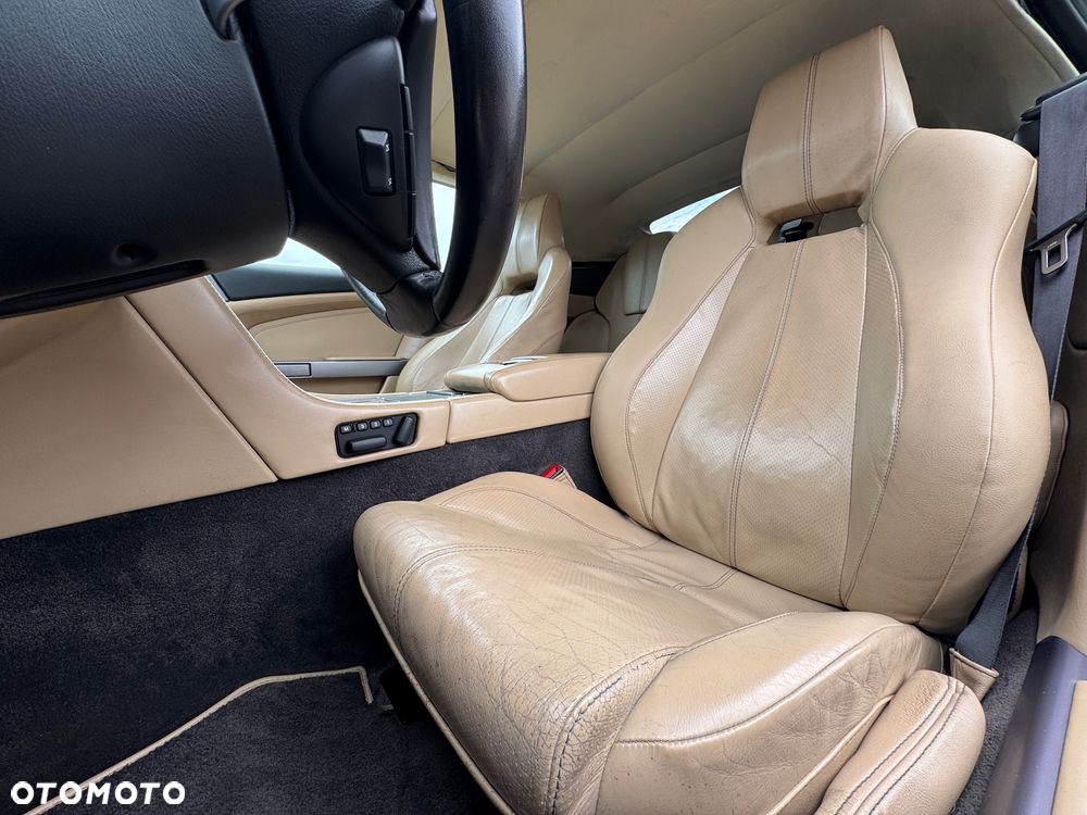 Aston Martin DB9 - 14