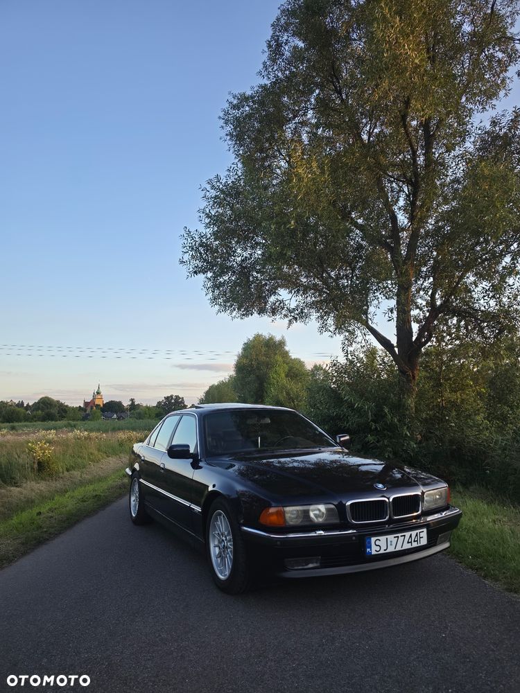 BMW Seria 7 740i - 1