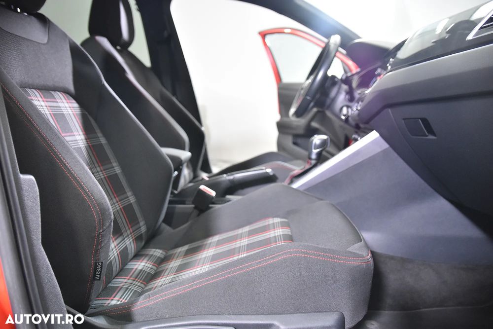 Volkswagen Polo 2.0 TSI DSG GTI - 11