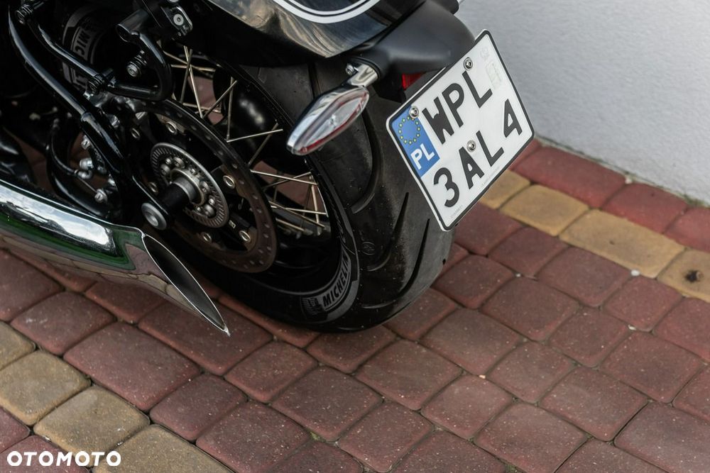 BMW R - 8