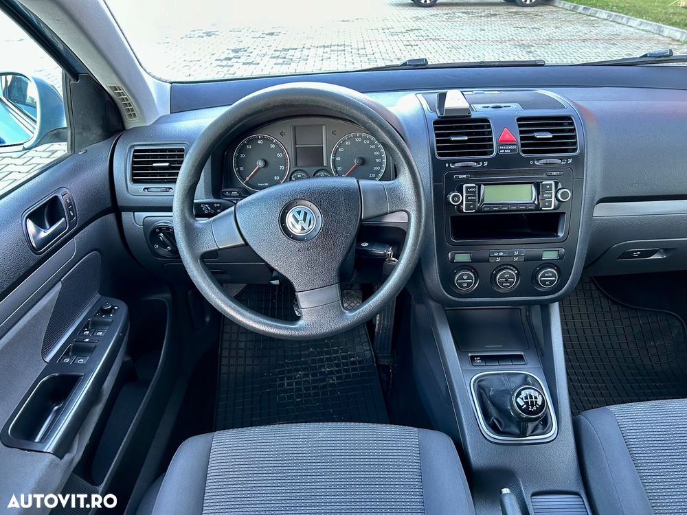 Volkswagen Golf - 5