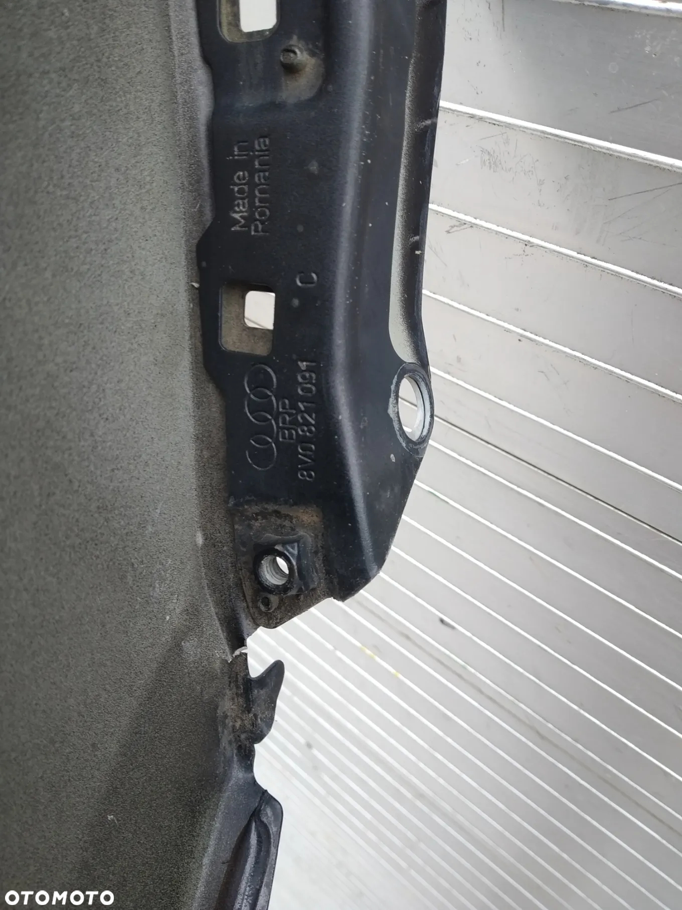 F359/H12/H374/H389 LEWY BŁOTNIK AUDI A3 8V0 8V - 14
