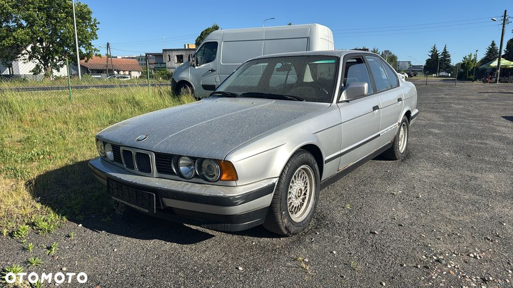 BMW Seria 5 525i - 1